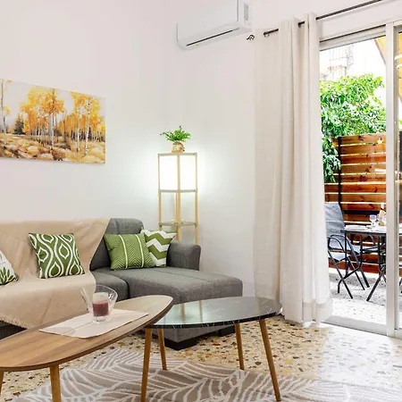 Σπίτι διακοπών Kalamata's Urban Oasis With Private Balcony *