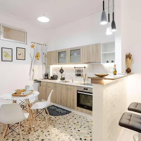 Σπίτι διακοπών Kalamata's Urban Oasis With Private Balcony Καλαμάτα
