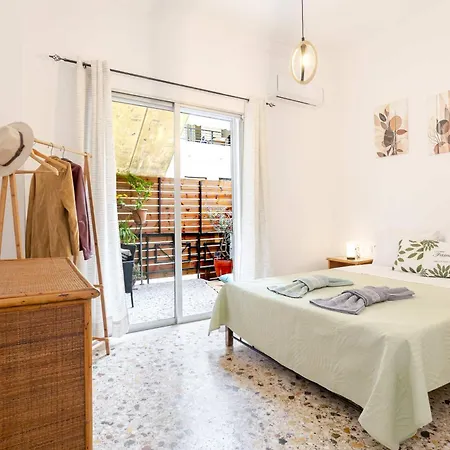 Kalamata's Urban Oasis With Private Balcony Σπίτι διακοπών *