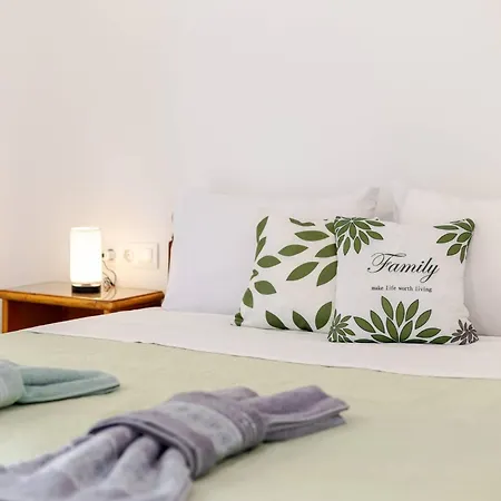 Kalamata's Urban Oasis With Private Balcony Σπίτι διακοπών