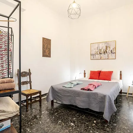 Kalamata's Urban Oasis With Private Balcony Σπίτι διακοπών Καλαμάτα