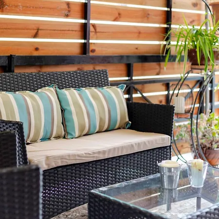 Kalamata's Urban Oasis With Private Balcony Σπίτι διακοπών *