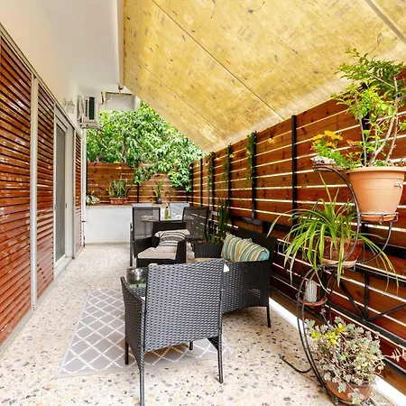 Kalamata's Urban Oasis With Private Balcony